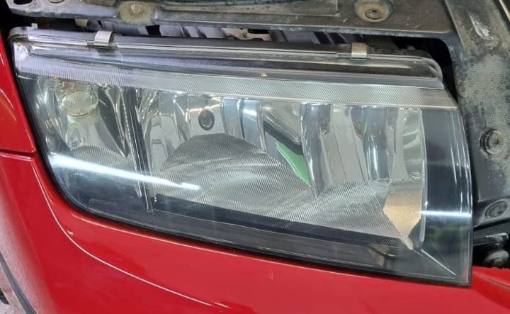 Skoda Fabia - reflektor po polerowaniu.